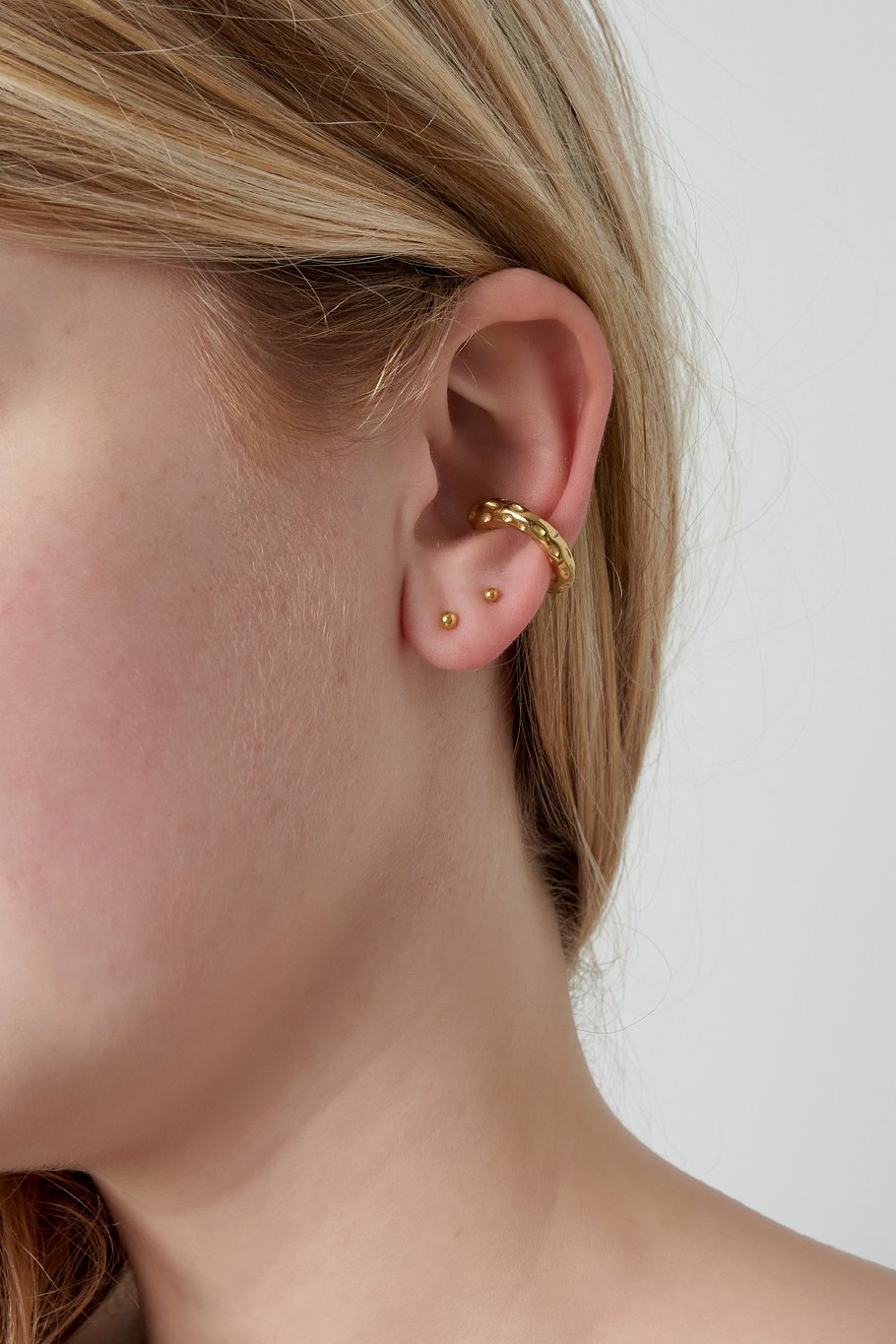 Thea Earcuff