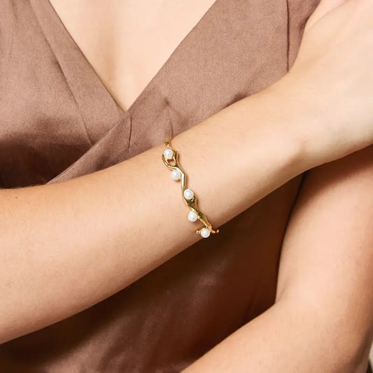Aurelia Pearl Bangle - Guldbelagt, Vandfast & Justerbar