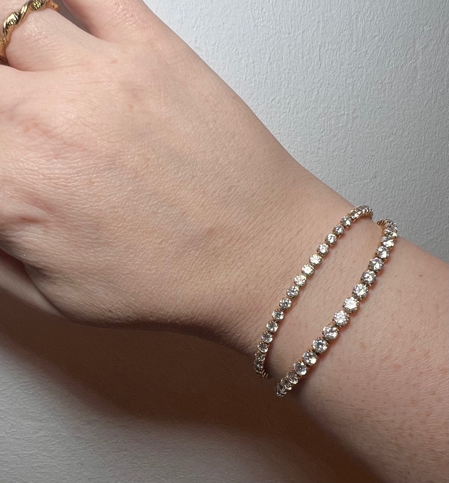 Amelia Tennis Armbånd 3 mm. – Guldbelagt, Zirconia sten & Vandfast