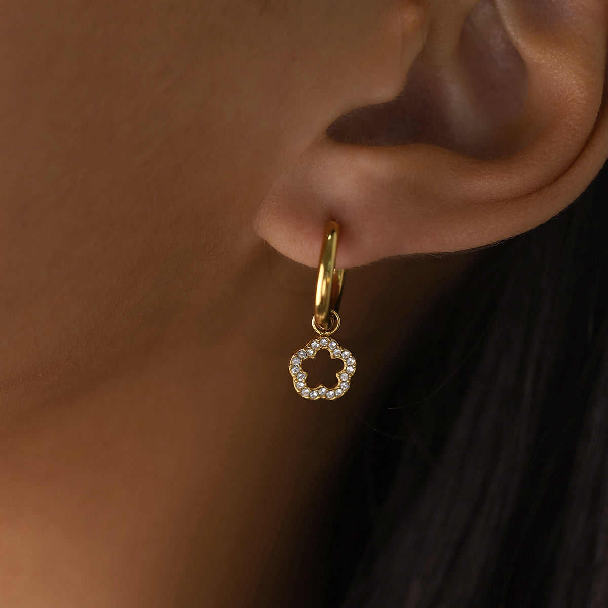 Classic Creoler Med Krystalvedhæng-Guldbelagt, Zirconia sten & Vandfast