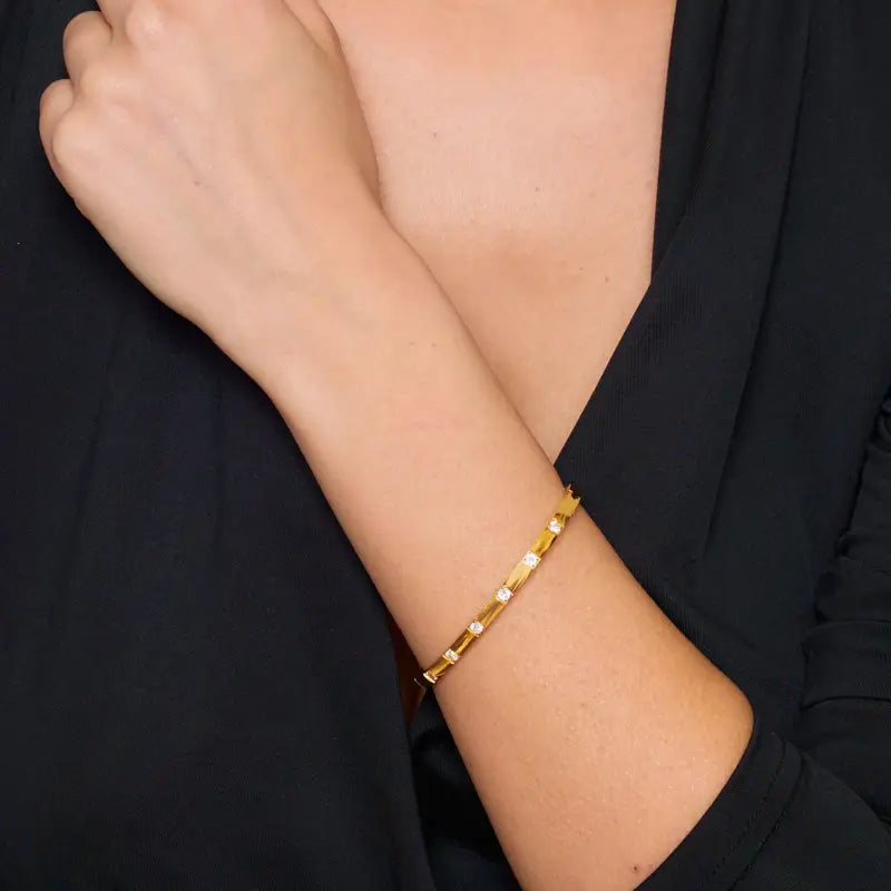 Moon Bangle Armbånd - Guldbelagt, Zirconia sten & Vandfast