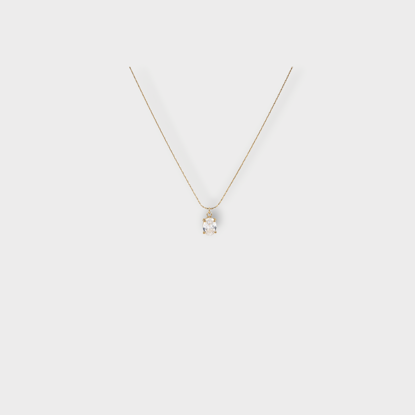 Vivienne Oval Zirconia Halskæde - Guldbelagt, Vandfast & Justerbar