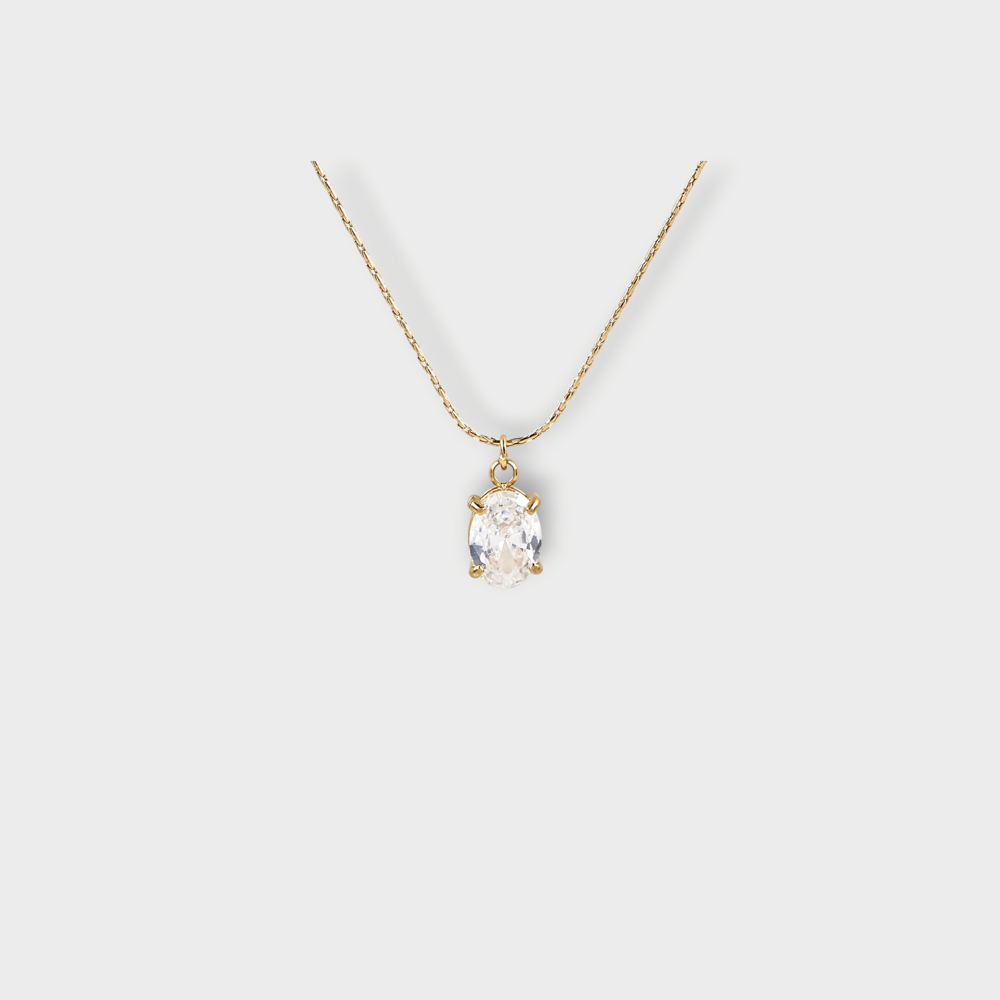 Vivienne Oval Zirconia Halskæde - Guldbelagt, Vandfast & Justerbar